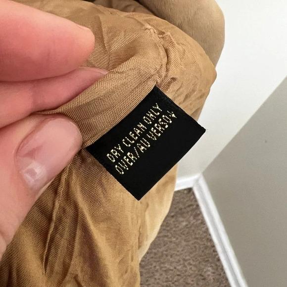 Dana Buchman • Tan Silk Blazer - Picture 4 of 7